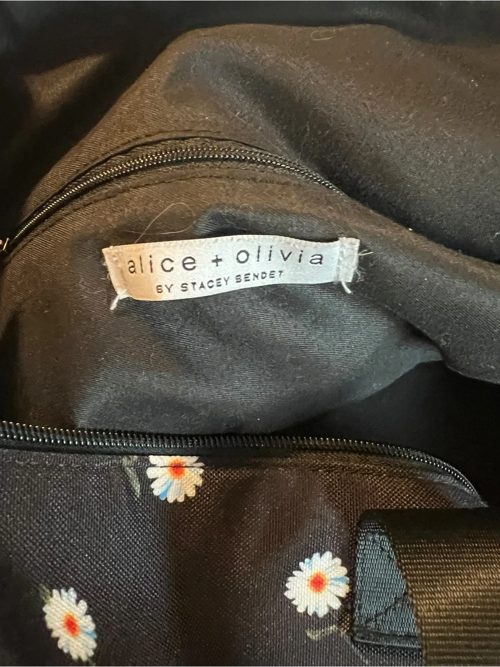 Alice + Olivia Daisy Print Duffel Bag Black Weekender Travel Tote - Like New